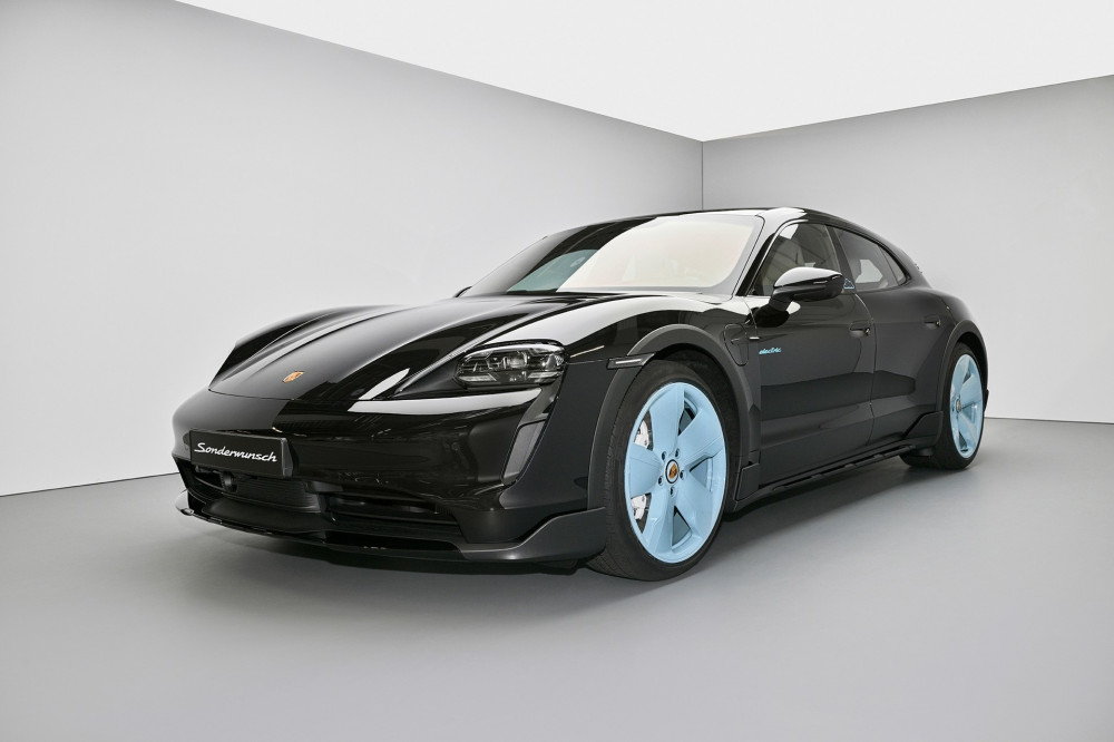 Porsche Taycan 4S Cross Turismo